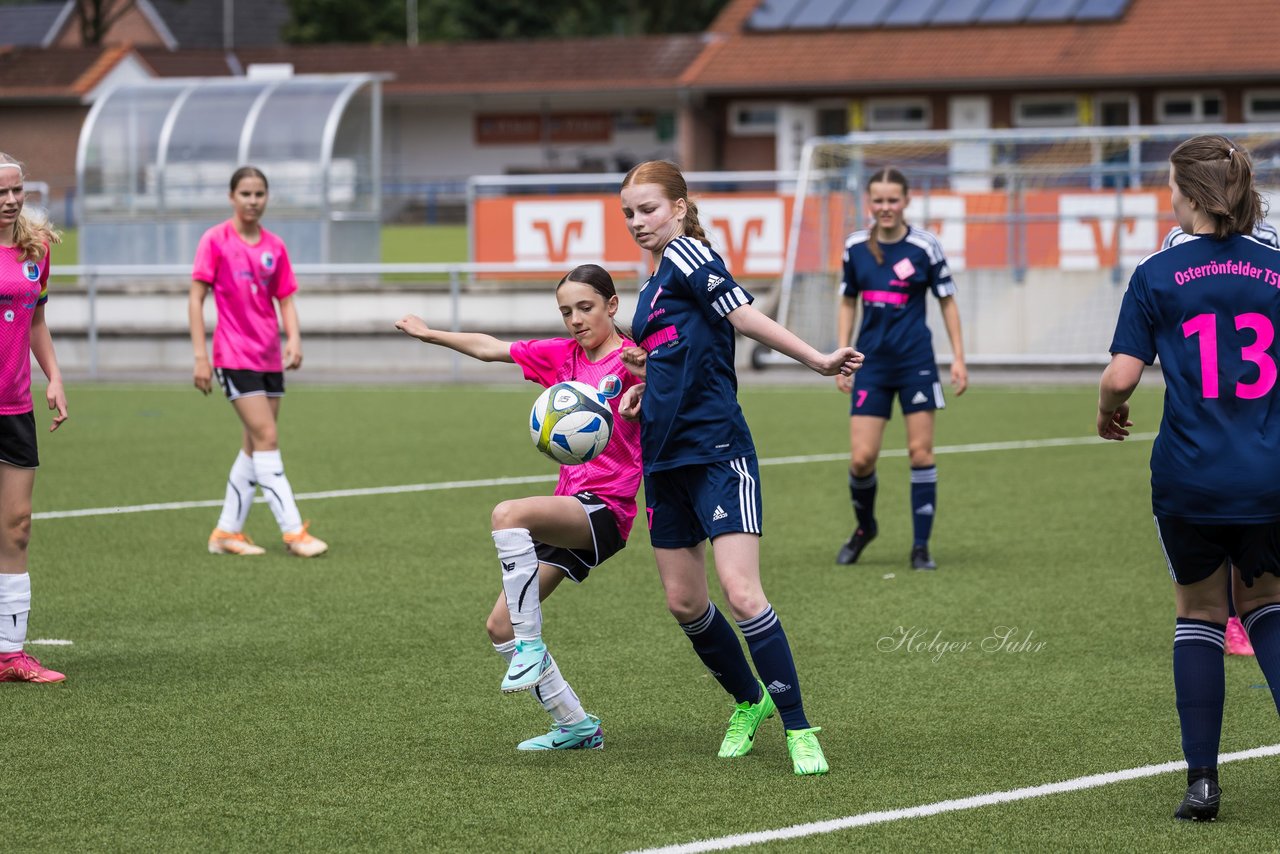 Bild 122 - wCJ Osterroenfelder TSV - VfL Pinneberg : Ergebnis: 0:15